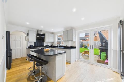 3 bedroom semi-detached house for sale, Kingsland Road, Aylesbury