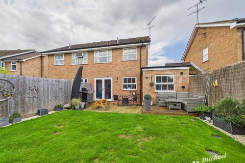 3 bedroom semi-detached house for sale, Kingsland Road, Aylesbury