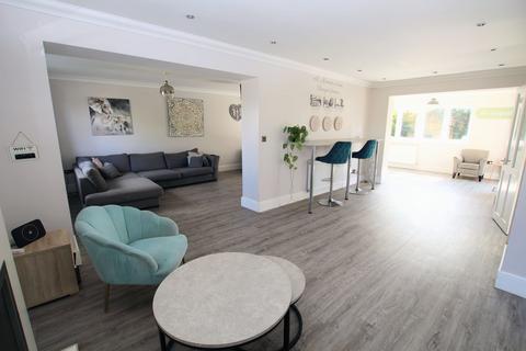 4 bedroom detached house for sale, Fleetwood Avenue, Holland-on-Sea