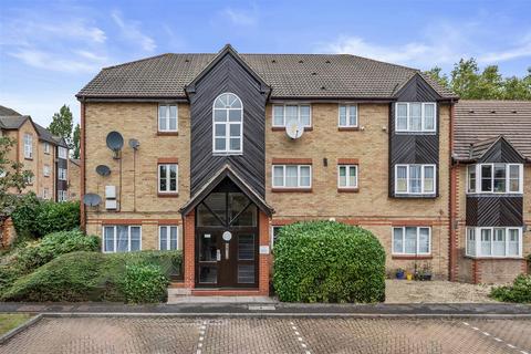 2 bedroom flat for sale, Kingfisher Way, Neasden
