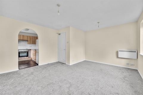 2 bedroom flat for sale, Kingfisher Way, Neasden