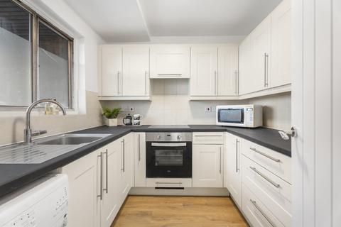 1 bedroom apartment for sale, Upper Richmond Road, London, SW15