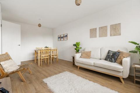 1 bedroom apartment for sale, Upper Richmond Road, London, SW15