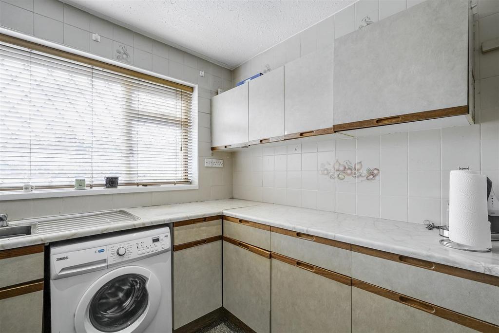 Kitchen 1 2.jpeg