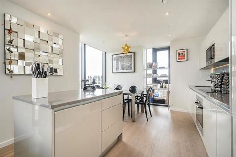 3 bedroom flat for sale, St. Gabriel Walk, London SE1