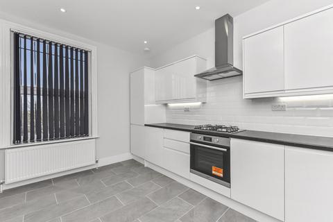 3 bedroom flat to rent, High Road Wembley Middlesex