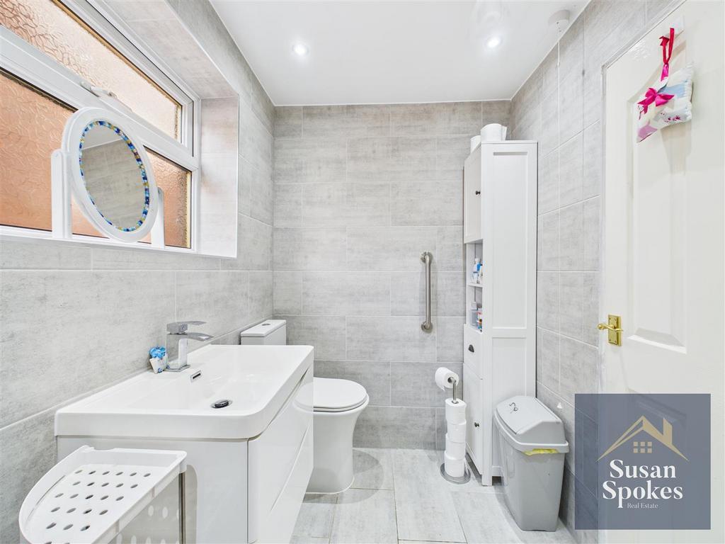 CAM01858 G0-PR0174-STILL014.jpg