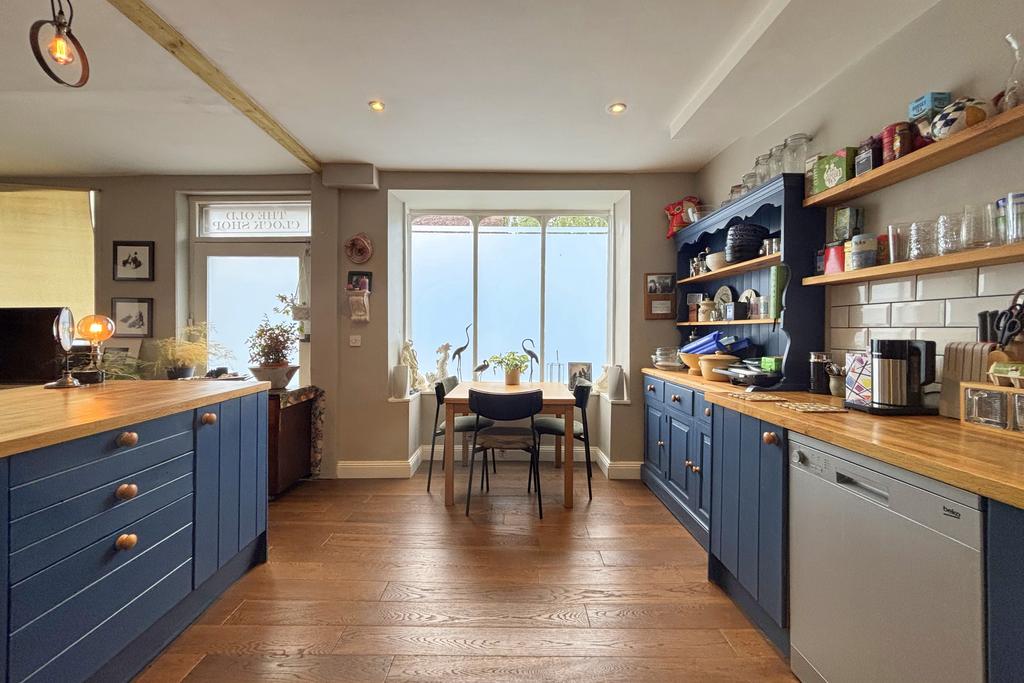 Kitchen/Dining
