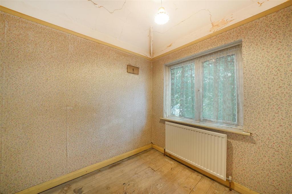 56 Attewood Avenue - h Dg74 Dhgl6 RG4axl Zs3s.jpg