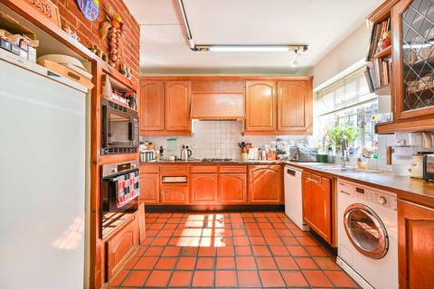 3 bedroom flat for sale, Kensington High Street, High Street Kensington, London, W8