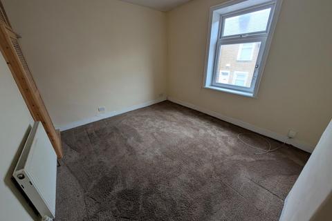 2 bedroom terraced house to rent, St Cuthbert St, Burnley