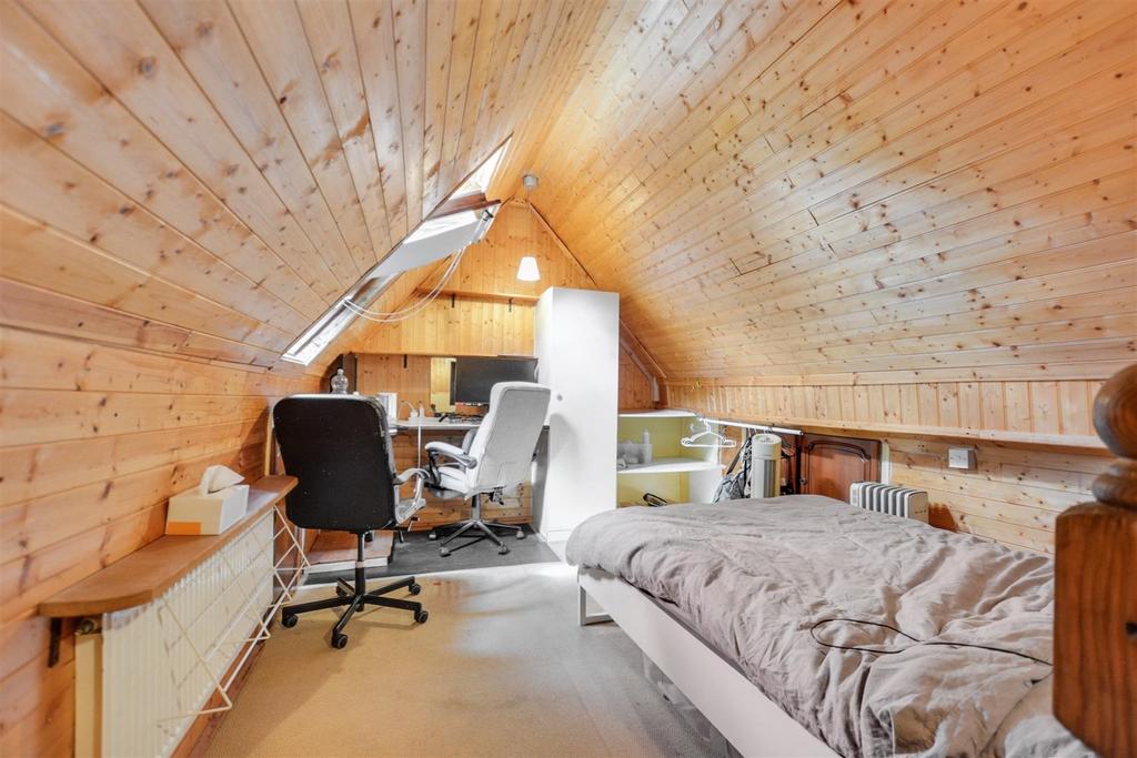 Bedroom 1 1.jpeg