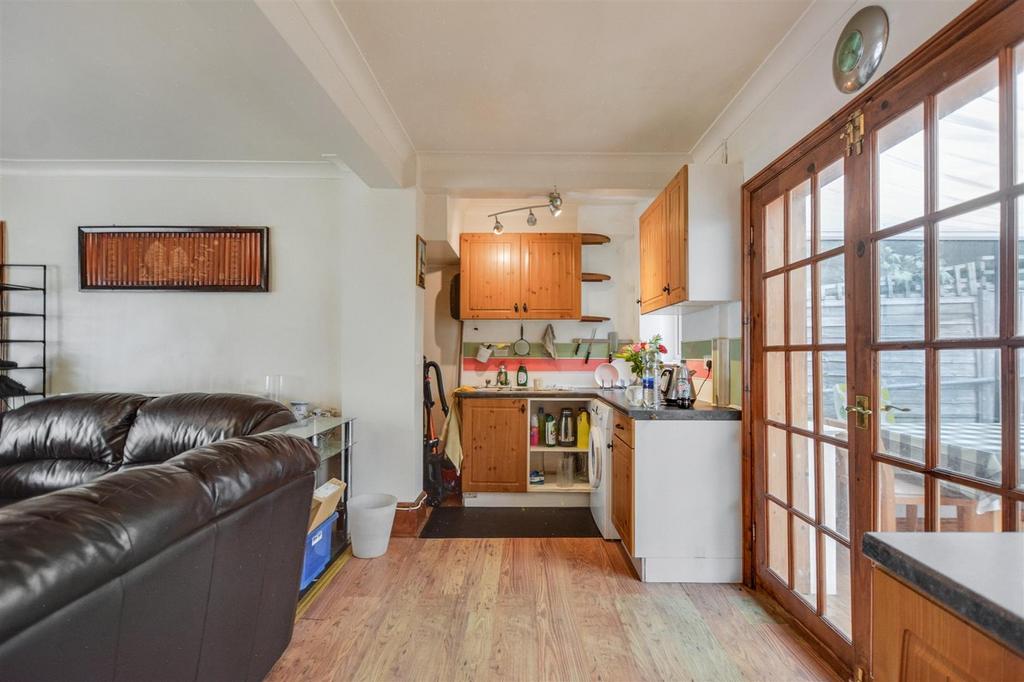 Kitchen 1.jpeg