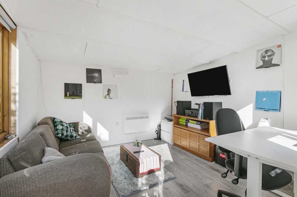 Office/Outbuilding