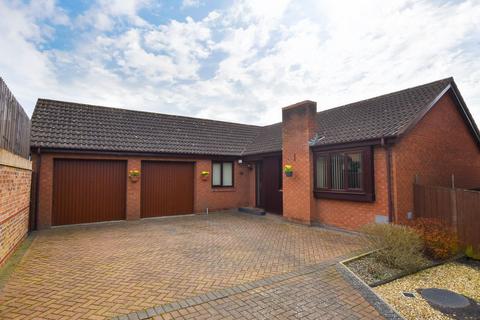 3 bedroom detached bungalow for sale, Whaddon Close, Northampton, NN4