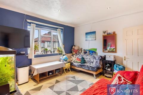 undefined, The Avenue , London, N17