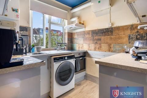 undefined, The Avenue , London, N17
