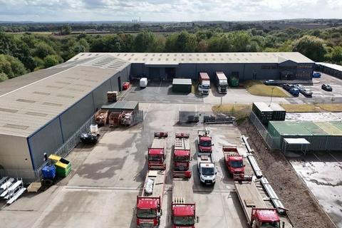 Warehouse to rent, Sankey St Newton Le Willows WA12 9BX