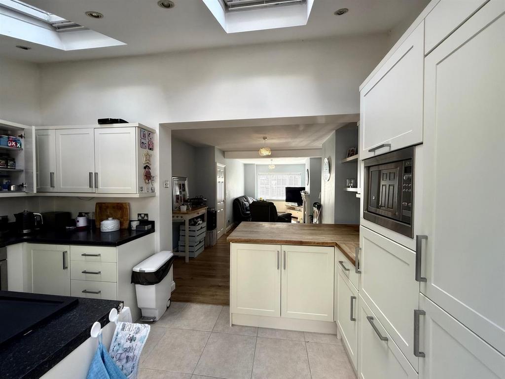 Kitchen.jpg
