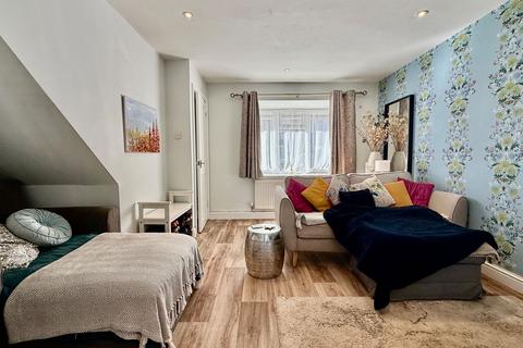 undefined, Gillards Close, Wellington TA21