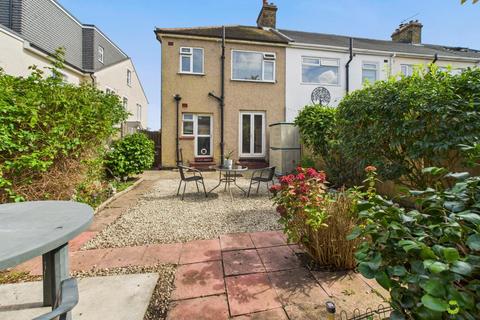 3 bedroom semi-detached house for sale, Heron Hill, Belvedere, Kent, DA17