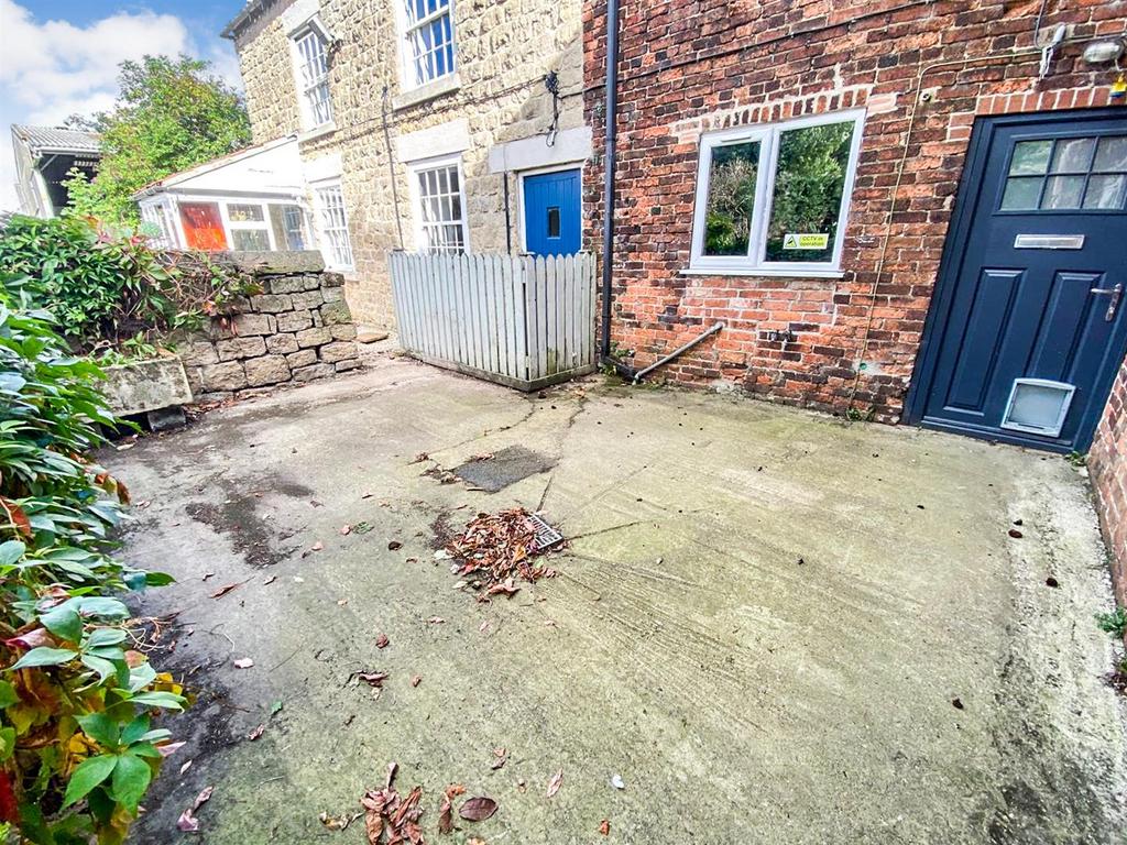 Farm House Yard
