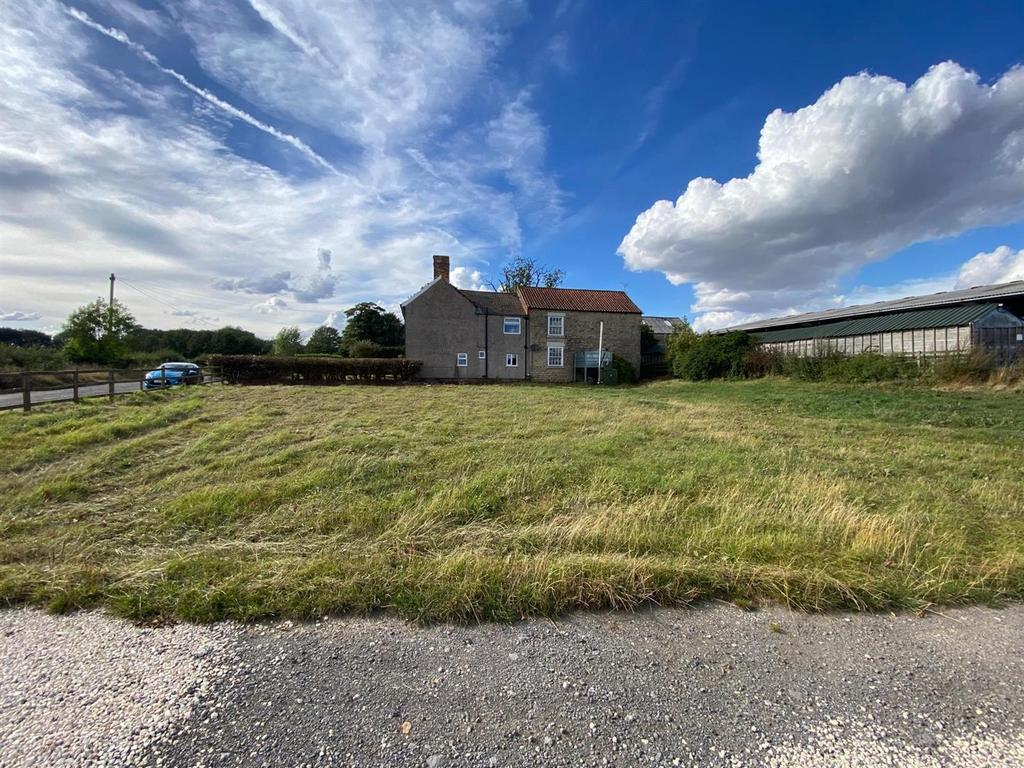 Farmhouse &amp; Cottage