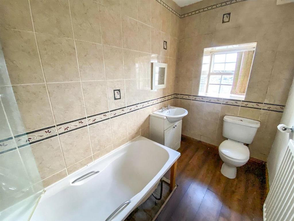 Cottage Bathroom
