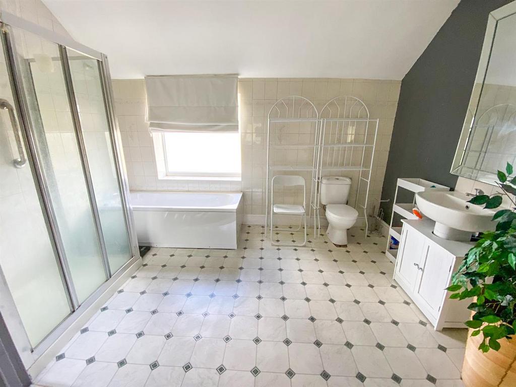 Farm House Bathroom