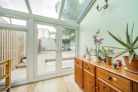 2 bedroom flat for sale, Linacre Road, London NW2