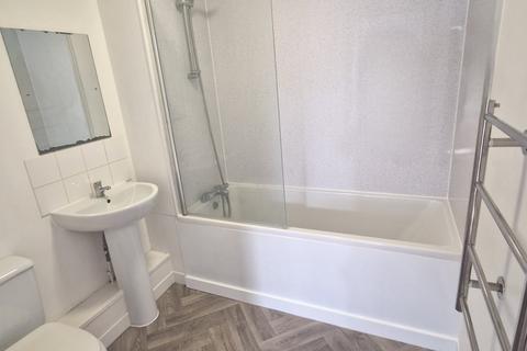 3 bedroom flat to rent, Park Crescent Place, Brighton BN2