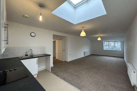 3 bedroom flat to rent, Park Crescent Place, Brighton BN2