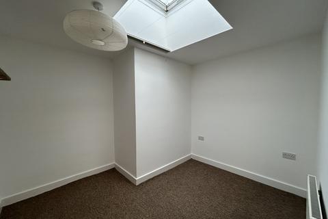 3 bedroom flat to rent, Park Crescent Place, Brighton BN2