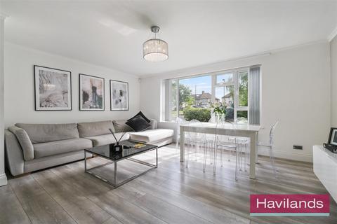 2 bedroom flat for sale, Winchmore Hill Road, London