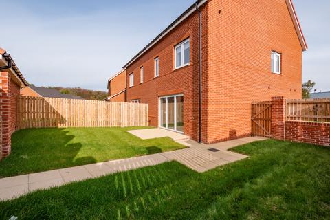 3 bedroom house to rent, at Cygnet Park, 11 Admiral Way, Camperdown NE12