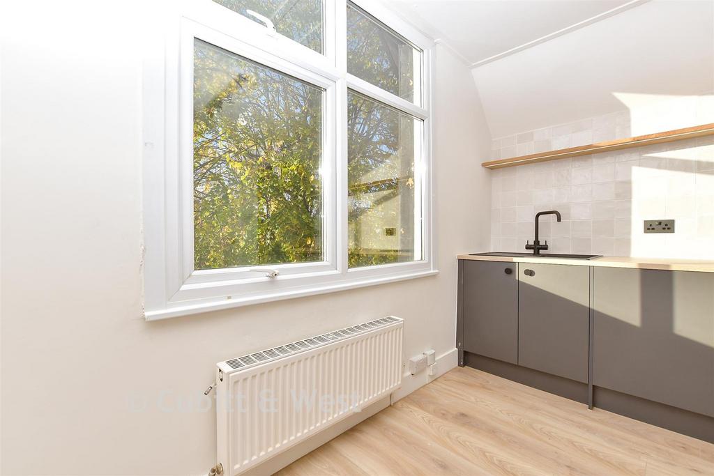 Kitchen/ Living Room
