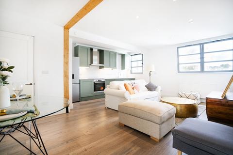 3 bedroom flat for sale, Elm Grove, London SW19