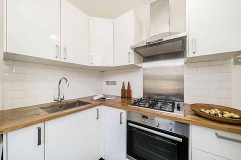 2 bedroom flat for sale, Leconfield Road, London N5