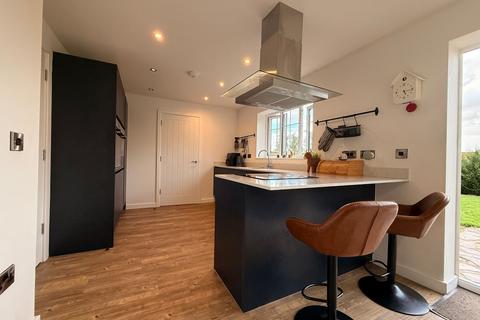 4 bedroom detached house for sale, Holcombe Grove, Radcliffe, M26