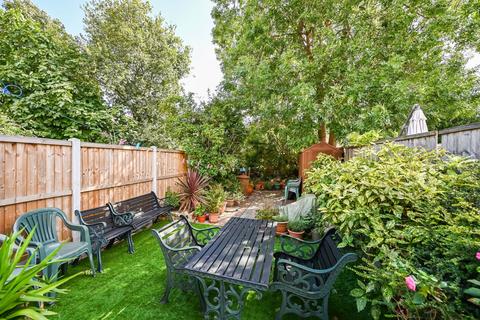 39 Radlix Road, London, E10 7BD