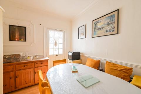 39 Radlix Road, London, E10 7BD