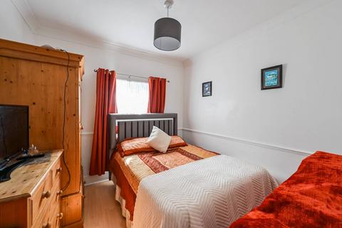 39 Radlix Road, London, E10 7BD