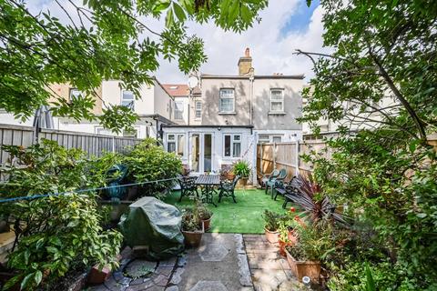 39 Radlix Road, London, E10 7BD