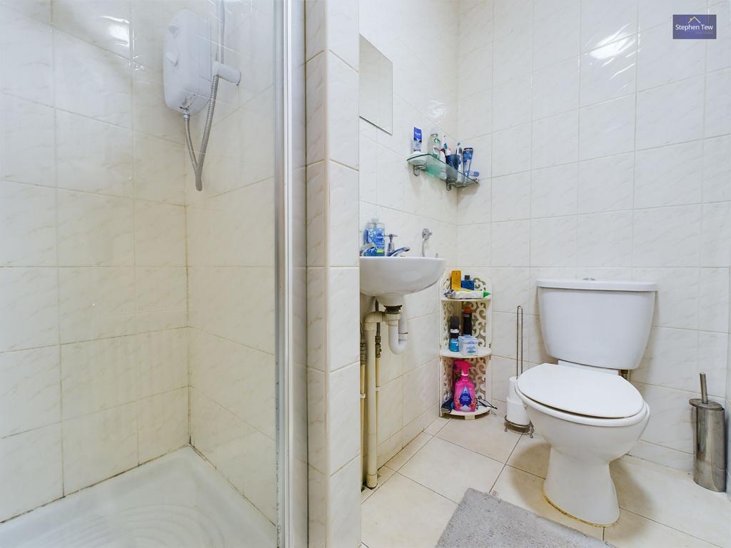 Flat 3 Bathroom
