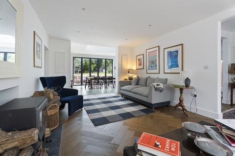 undefined, Gibsons Hill, London, SW16