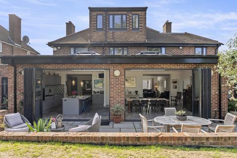 undefined, Gibsons Hill, London, SW16