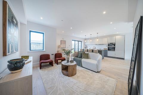 undefined, Mount Ephraim Road, London, Greater London, SW16