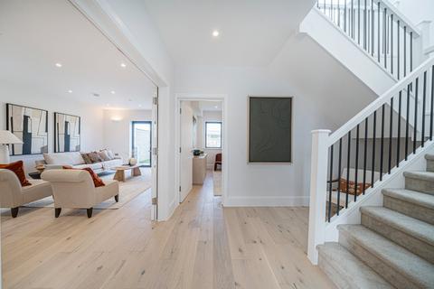 undefined, Mount Ephraim Road, London, Greater London, SW16