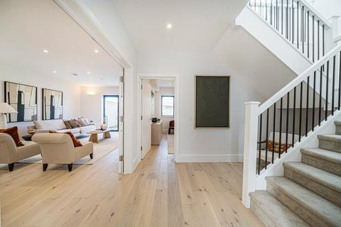 undefined, Mount Ephraim Road, London, Greater London, SW16