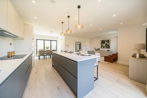 undefined, Mount Ephraim Road, London, Greater London, SW16
